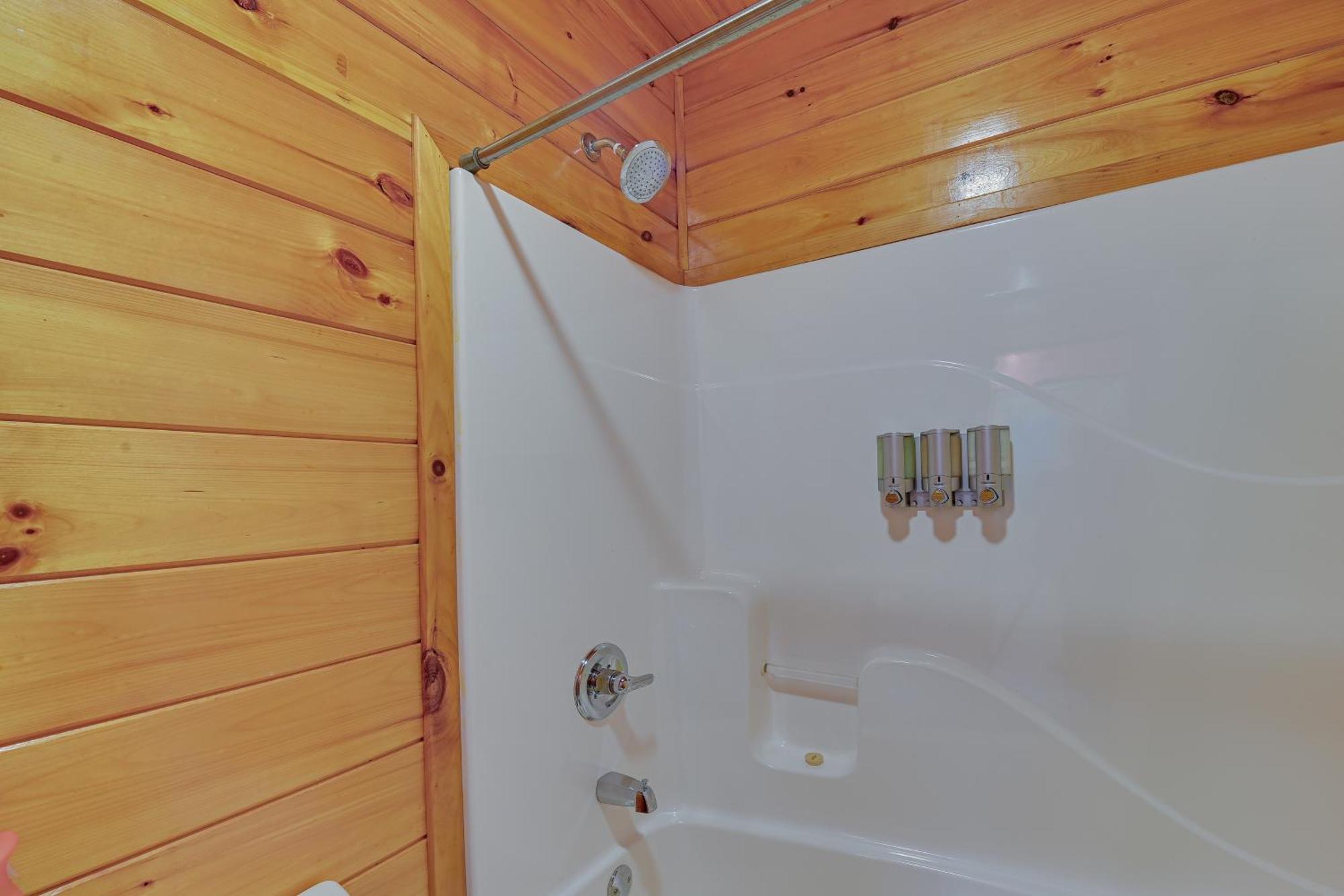 Pet-Friendly Cabin With Hot Tub In Daniel Boone Nf Beattyville Exterior photo