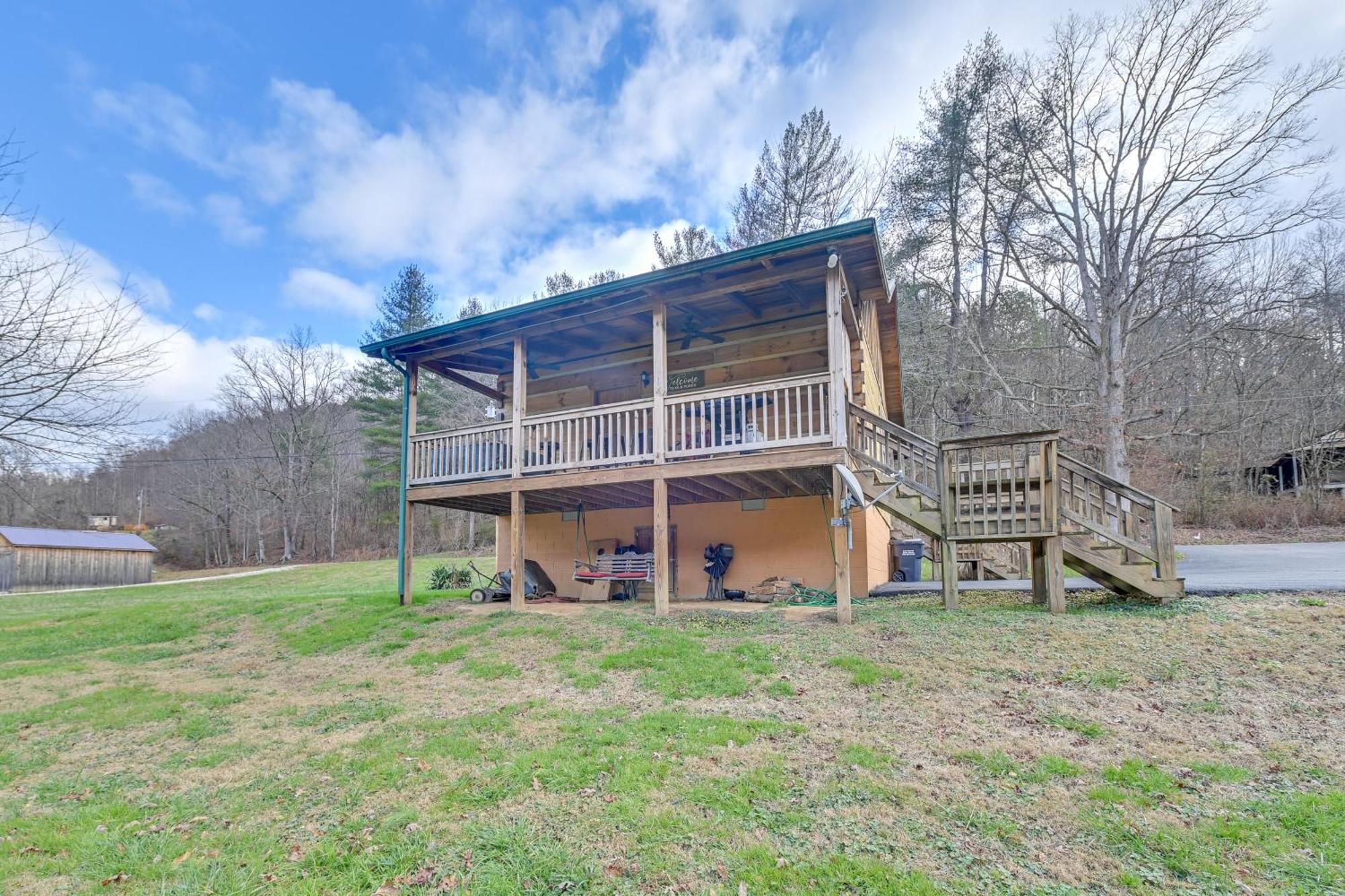 Pet-Friendly Cabin With Hot Tub In Daniel Boone Nf Beattyville Exterior photo