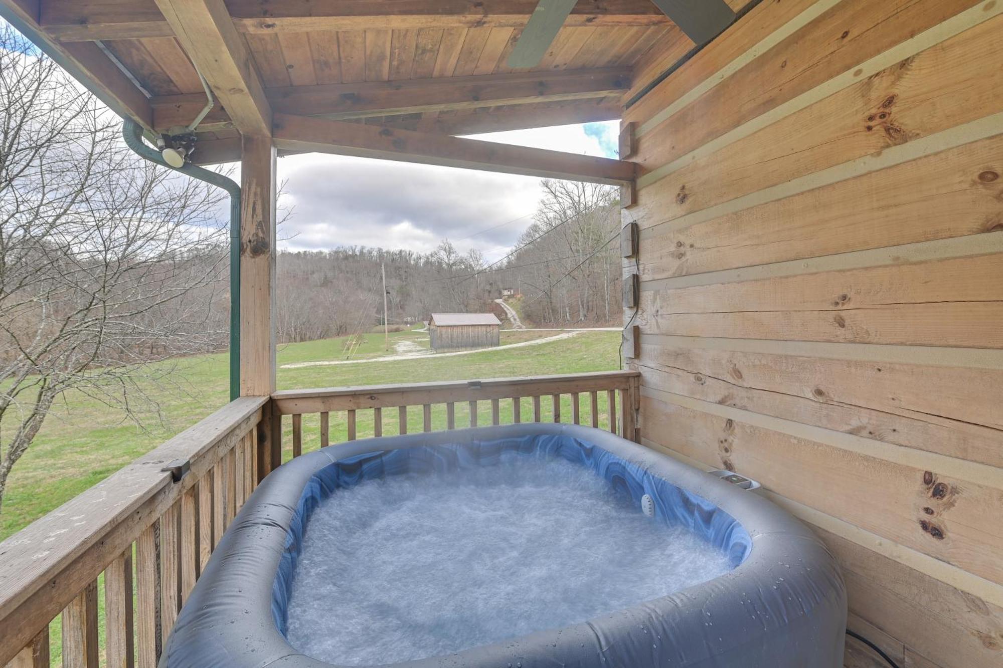 Pet-Friendly Cabin With Hot Tub In Daniel Boone Nf Beattyville Exterior photo
