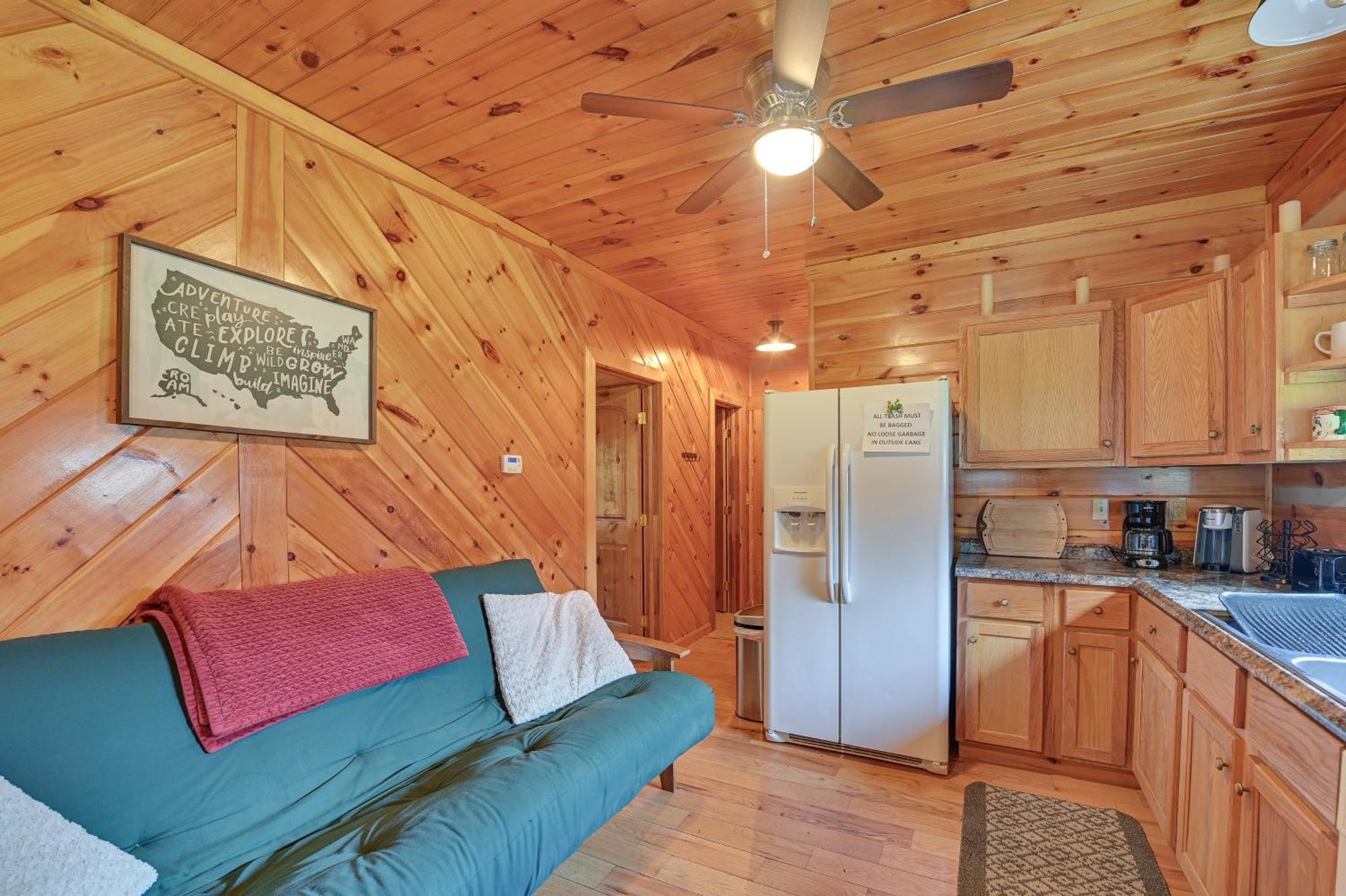 Pet-Friendly Cabin With Hot Tub In Daniel Boone Nf Beattyville Exterior photo