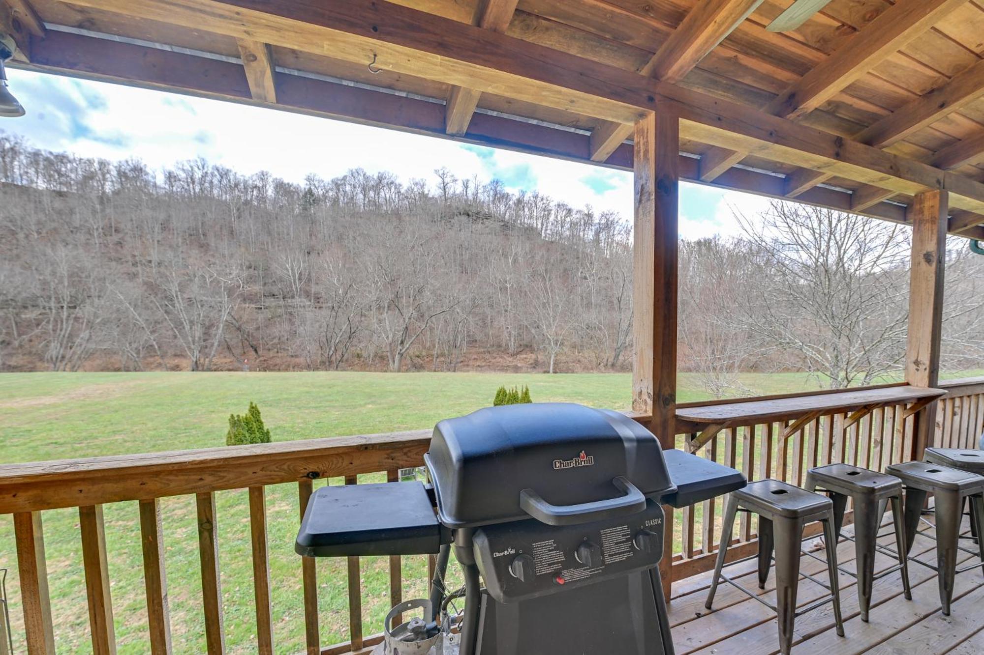 Pet-Friendly Cabin With Hot Tub In Daniel Boone Nf Beattyville Exterior photo
